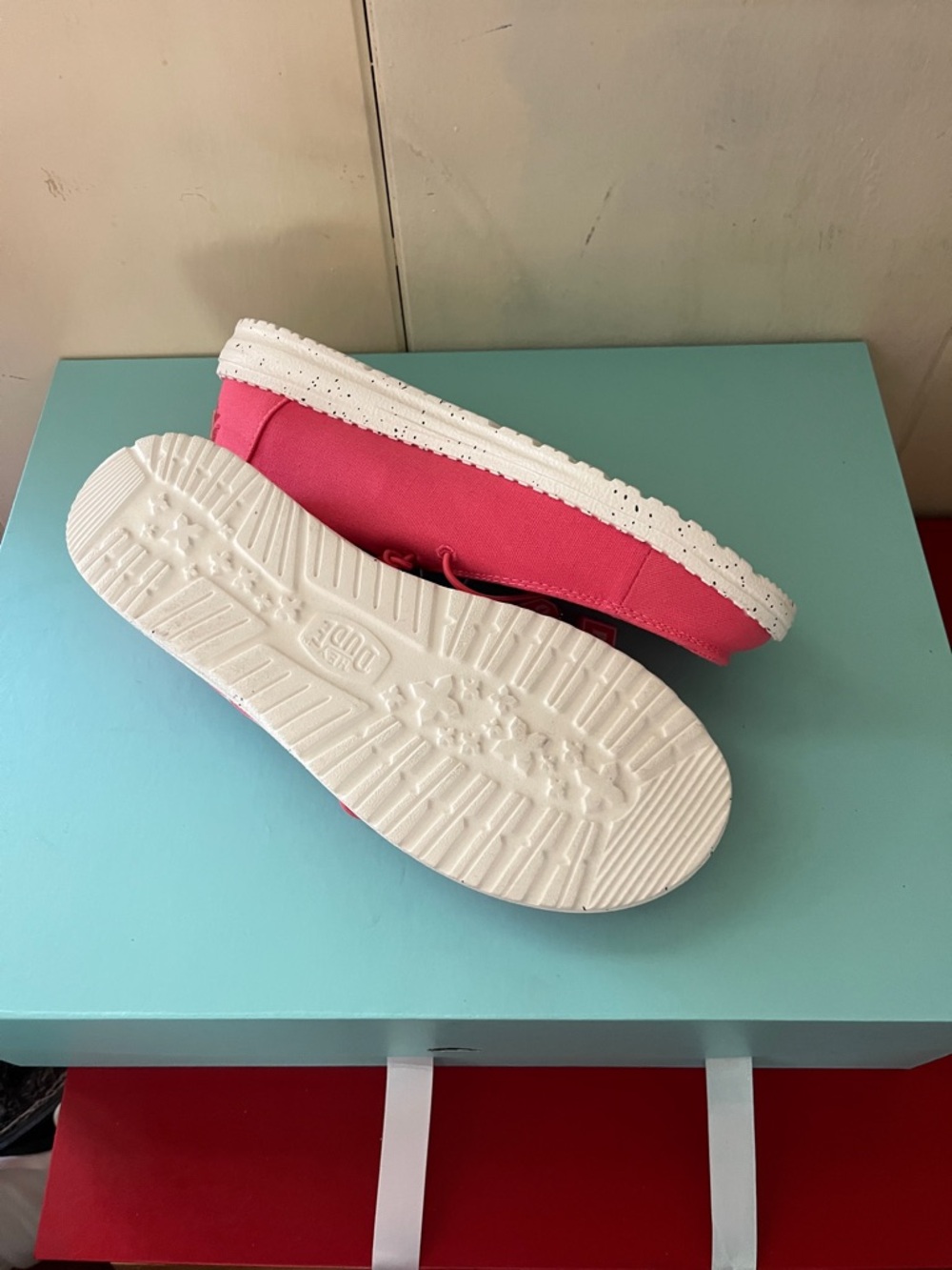 Hey Dude Wendy Mean Girls Burn Book Shoes Size 8 - Picture 3 of 3